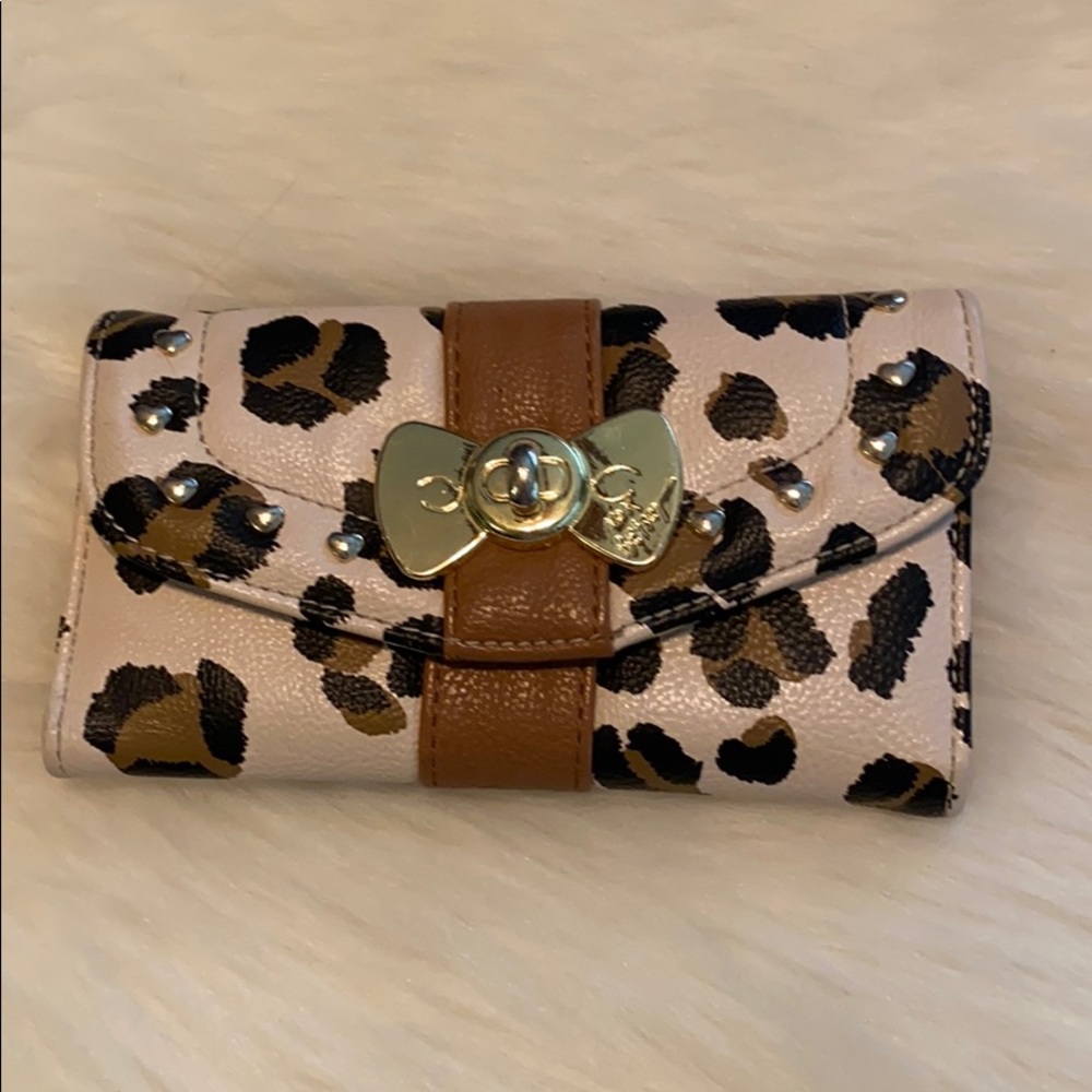 Betsey Johnson leopard wallet